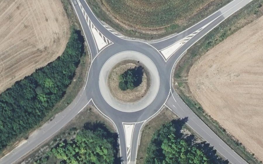 Vue aérienne du Rond-point anonyme n°125668727