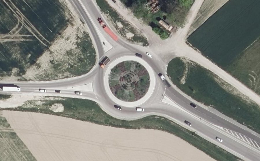 Vue aérienne du Rond-point anonyme n°1256876326