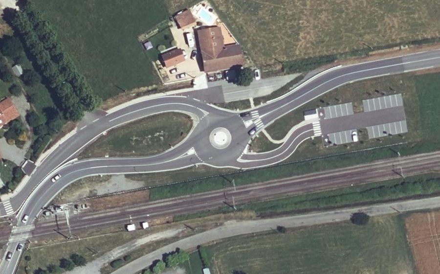 Vue aérienne du Rond-point anonyme n°1257601060