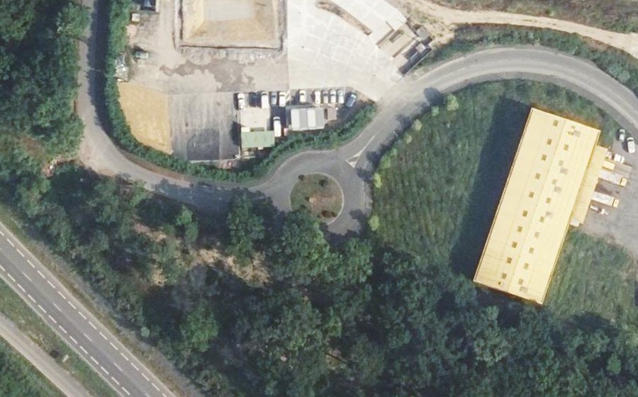 Vue aérienne du Rond-point anonyme n°125769094