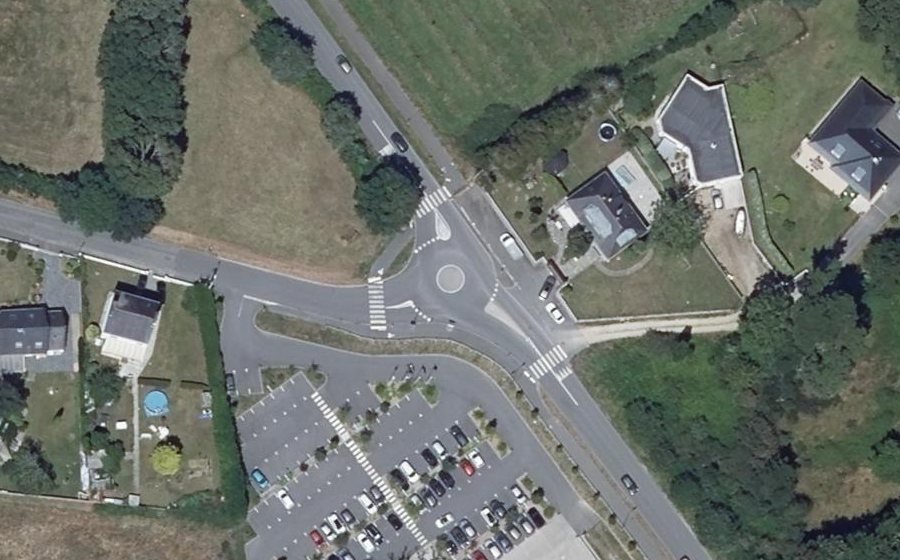 Vue aérienne du Rond-point anonyme n°1257995035