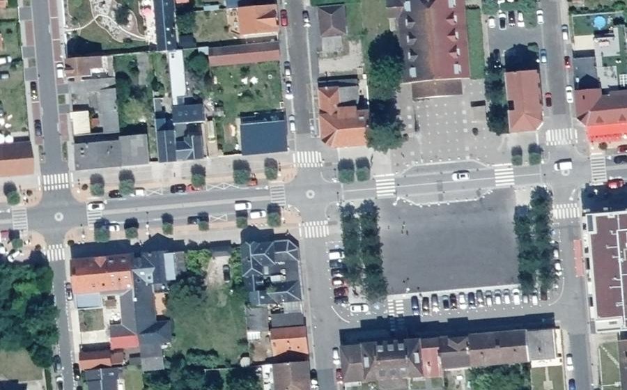 Vue aérienne du Rond-point anonyme n°1258310706