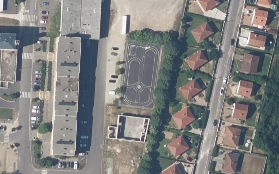 Vue aérienne du Rond-point anonyme n°1258439887