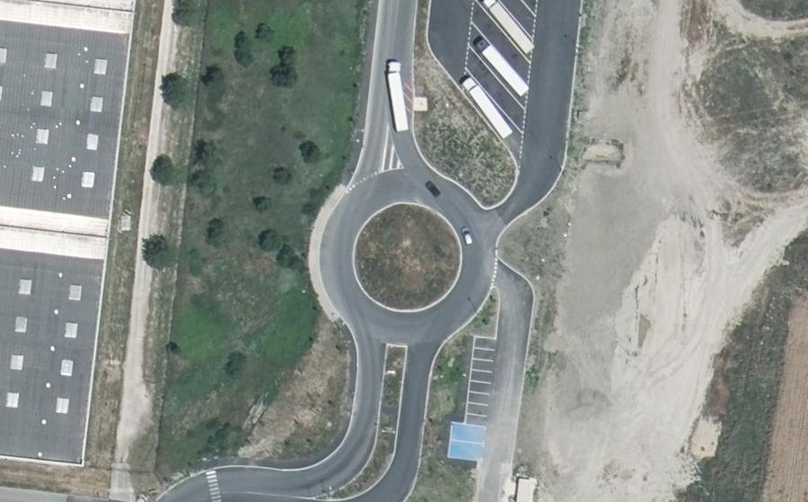 Vue aérienne du Rond-point anonyme n°1258995961