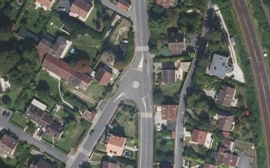 Vue aérienne du Rond-point anonyme n°126055663