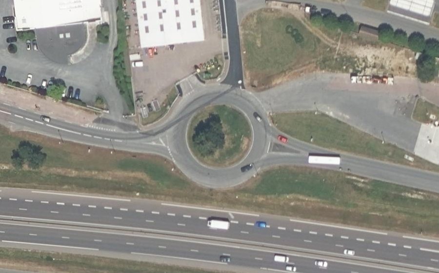 Vue aérienne du Rond-point anonyme n°1262136221