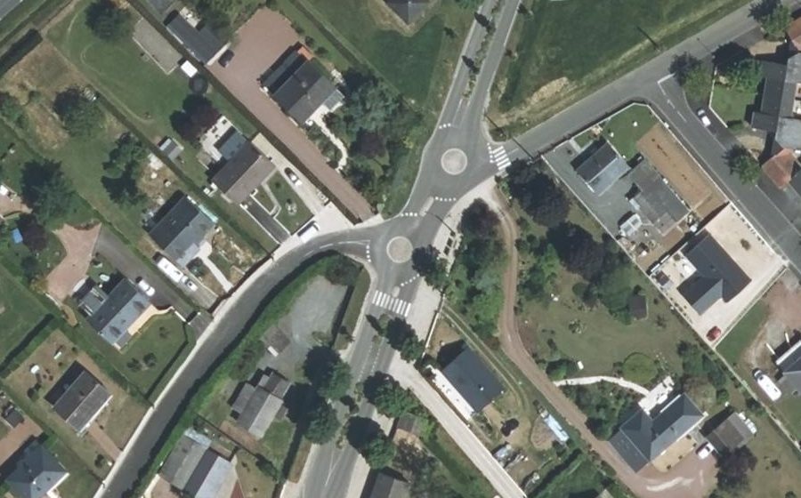 Vue aérienne du Rond-point anonyme n°1263565797