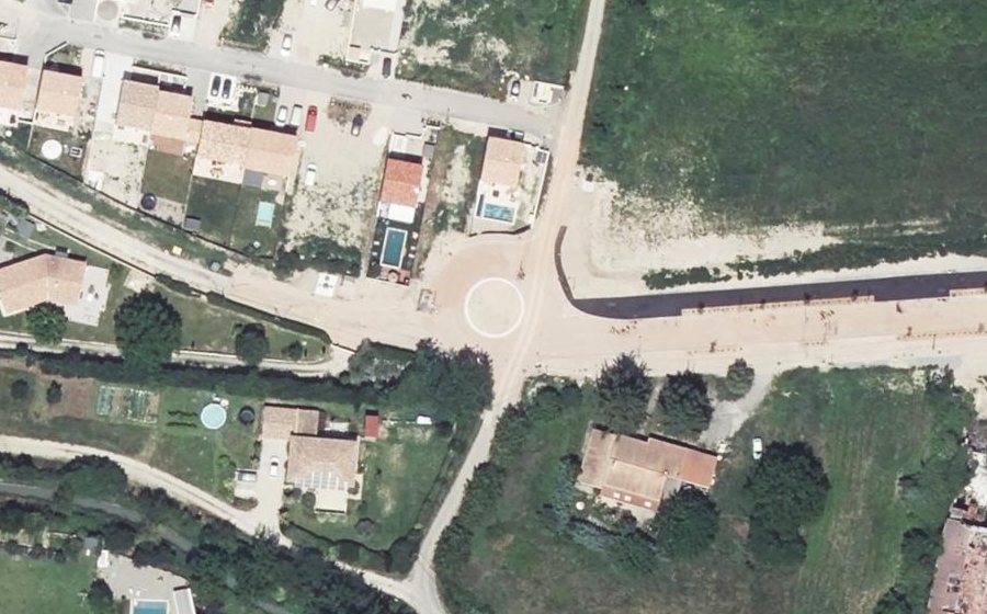 Vue aérienne du Rond-point anonyme n°1263723973