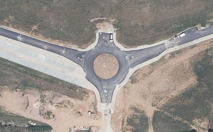 Vue aérienne du Rond-point anonyme n°1264566583