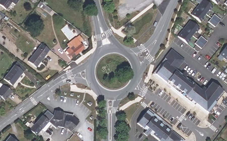 Vue aérienne du Rond-point anonyme n°126521090