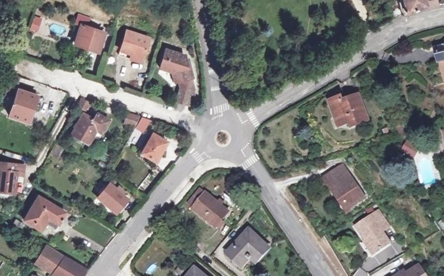 Vue aérienne du Rond-point anonyme n°1265619763