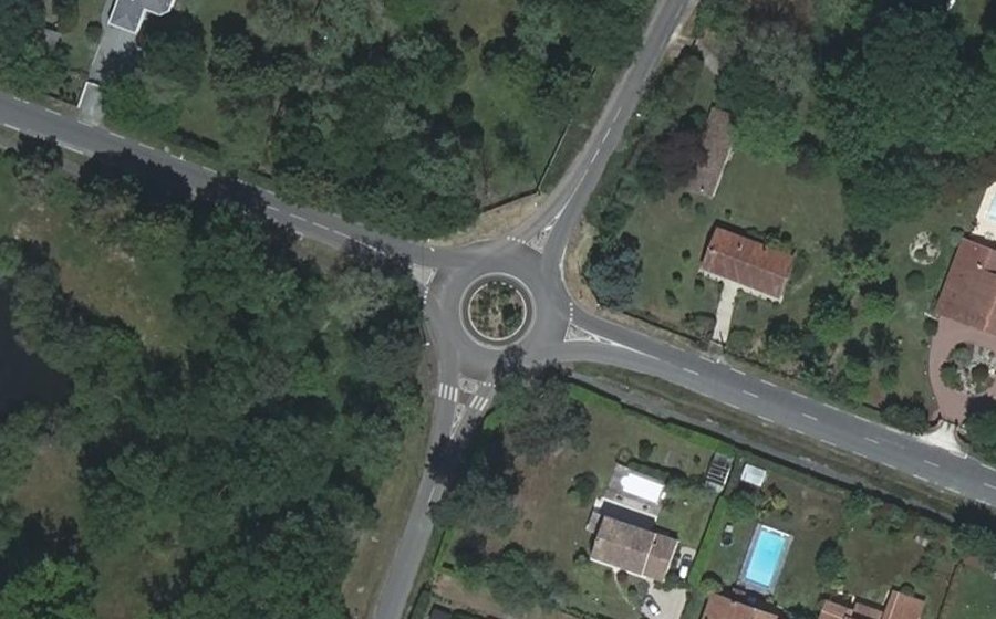 Vue aérienne du Rond-point anonyme n°1265777697