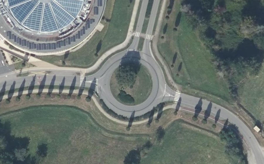 Vue aérienne du Rond-point anonyme n°12658149