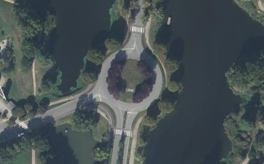 Vue aérienne du Rond-point anonyme n°12658154