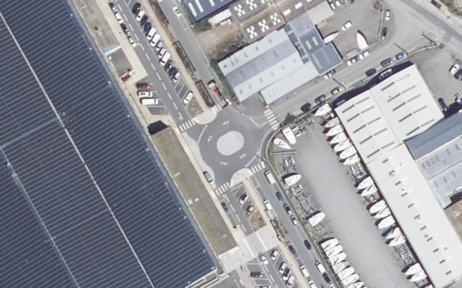 Vue aérienne du Rond-point anonyme n°1265905333