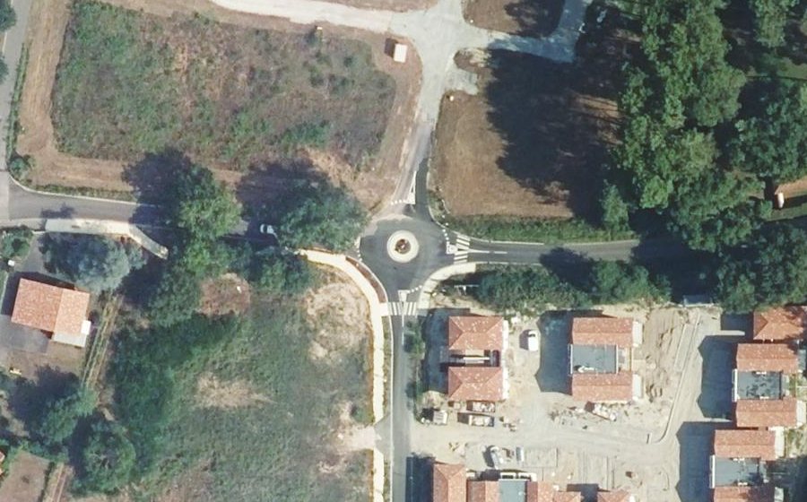 Vue aérienne du Rond-point anonyme n°1266552027