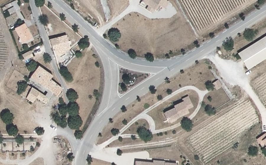 Vue aérienne du Rond-point anonyme n°1266915168