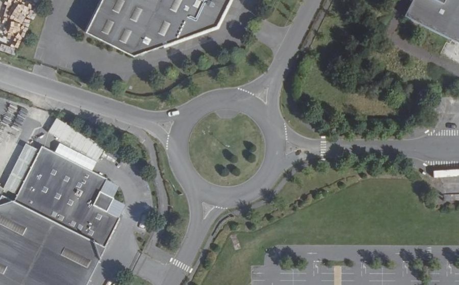 Vue aérienne du Rond-point anonyme n°126711707