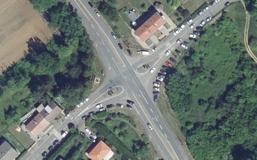 Vue aérienne du Rond-point anonyme n°1267321071