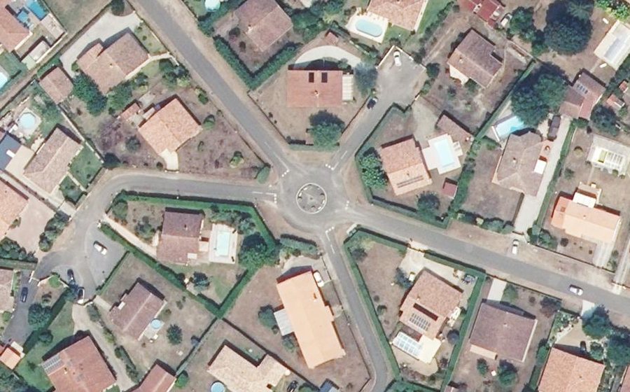 Vue aérienne du Rond-point anonyme n°126735070