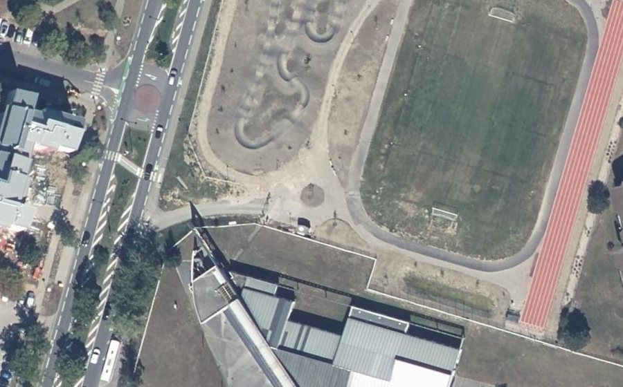 Vue aérienne du Rond-point anonyme n°1267506731