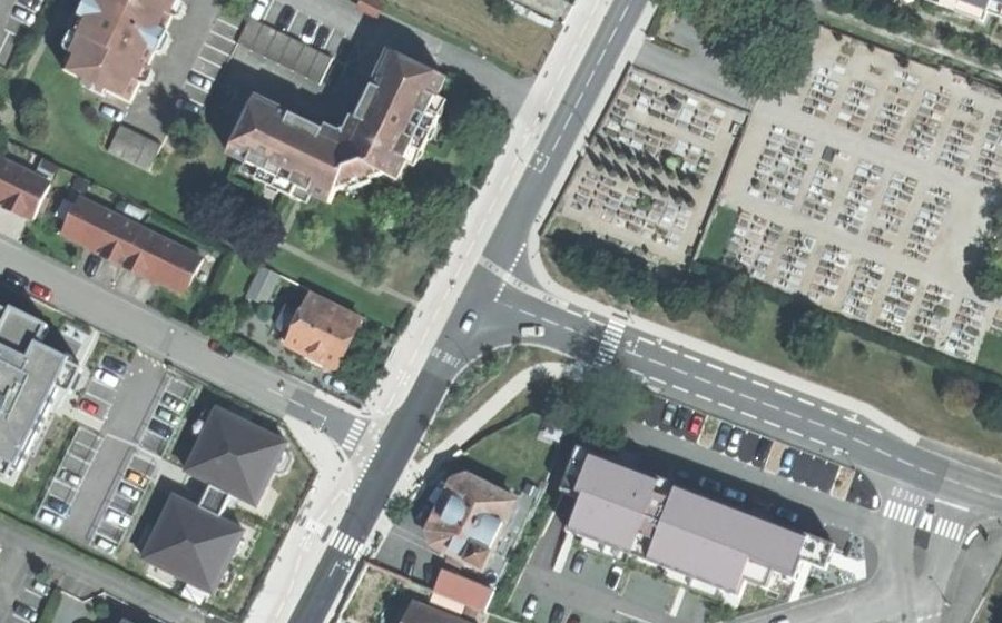Vue aérienne du Rond-point anonyme n°12680228