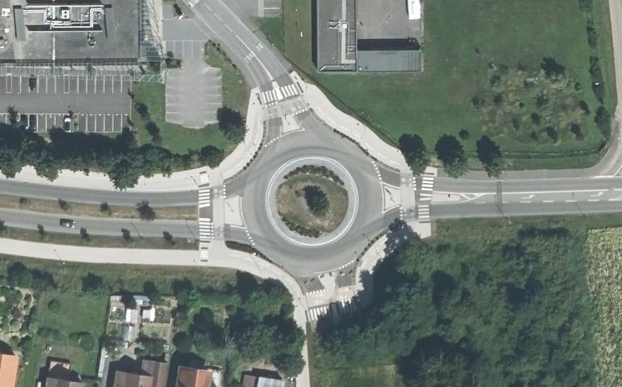 Vue aérienne du Rond-point anonyme n°12683571