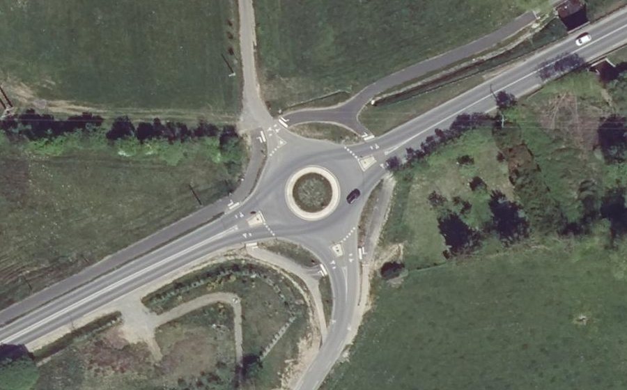 Vue aérienne du Rond-point anonyme n°1269049282