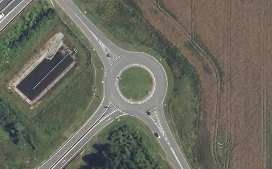 Vue aérienne du Rond-point anonyme n°1269202324