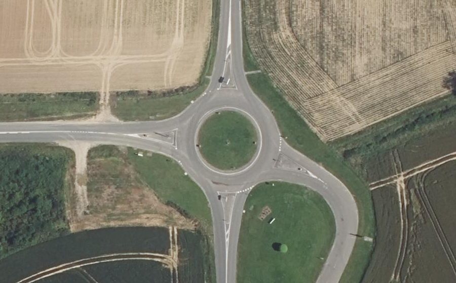 Vue aérienne du Rond-point anonyme n°1269202325