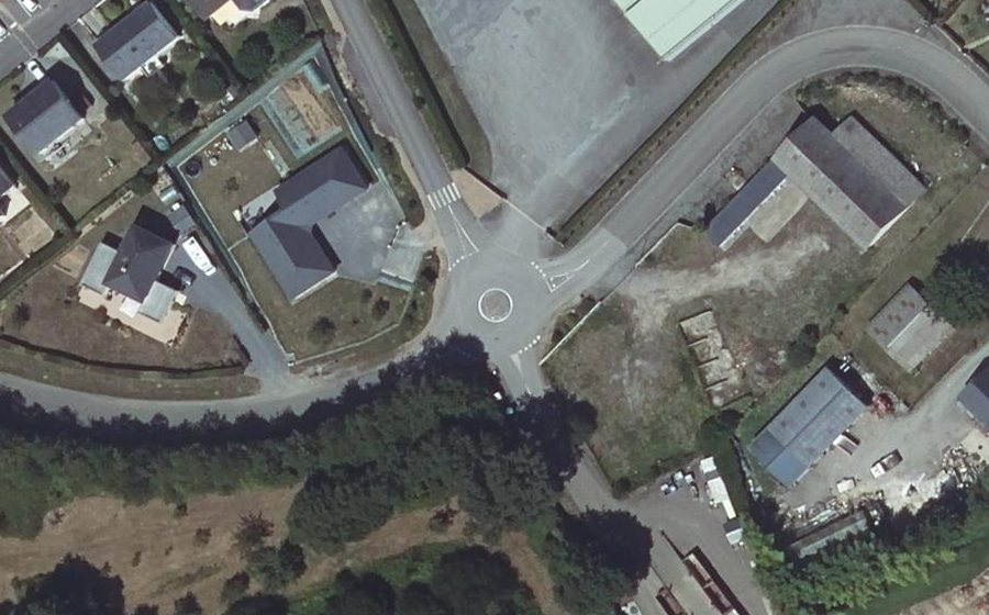 Vue aérienne du Rond-point anonyme n°1269300924