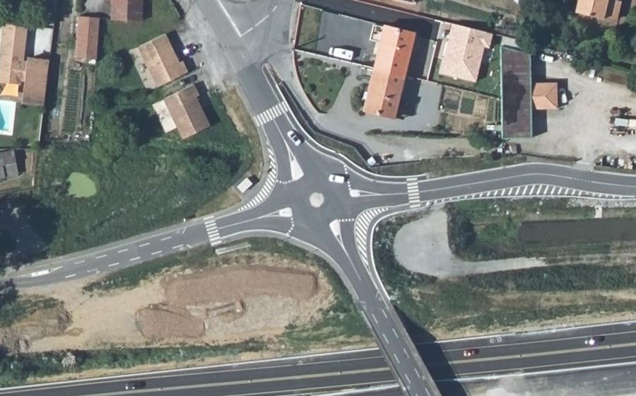 Vue aérienne du Rond-point anonyme n°1269333728