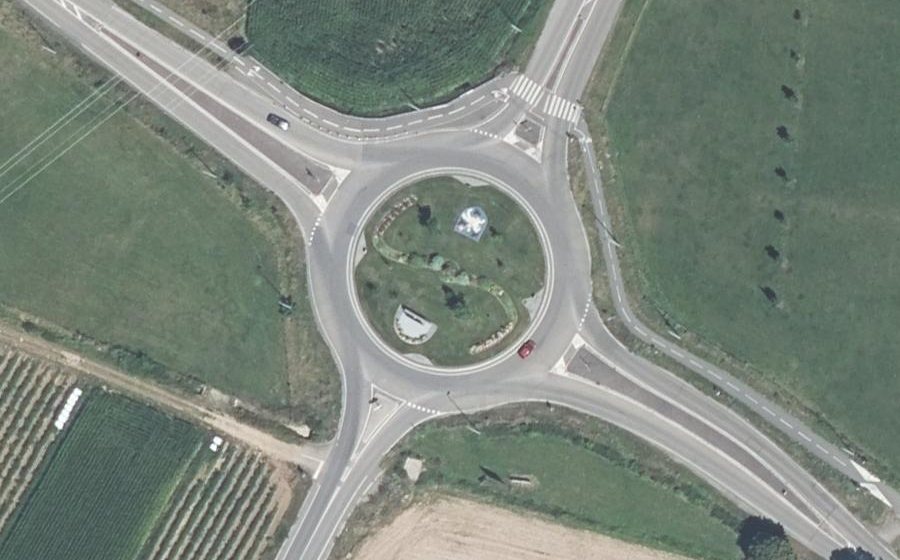 Vue aérienne du Rond-point anonyme n°12697733