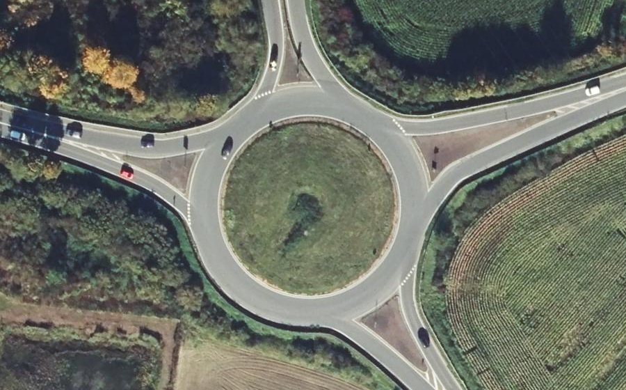 Vue aérienne du Rond-point anonyme n°127051996