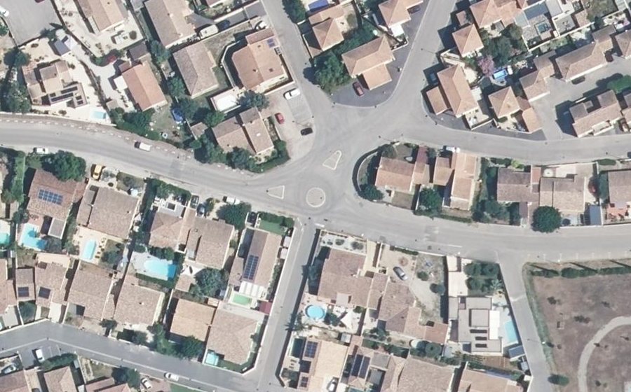 Vue aérienne du Rond-point anonyme n°1270703127