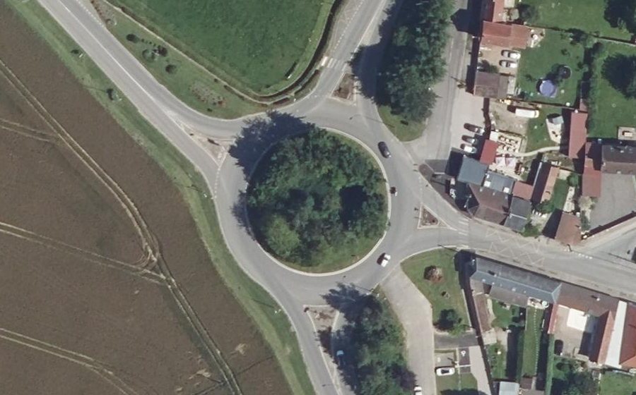 Vue aérienne du Rond-point anonyme n°1270704964
