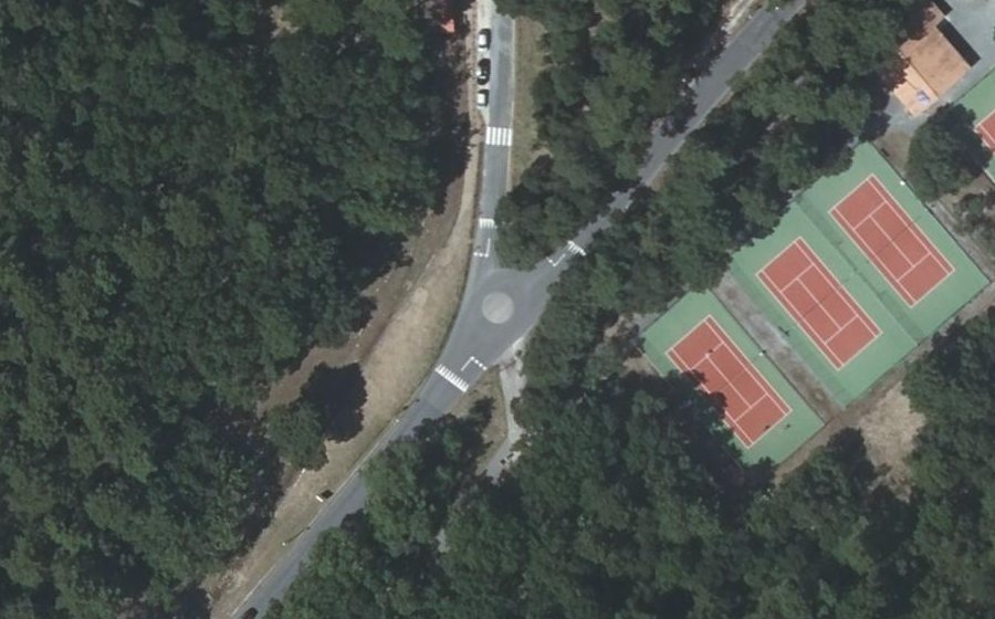 Vue aérienne du Rond-point anonyme n°1271407572