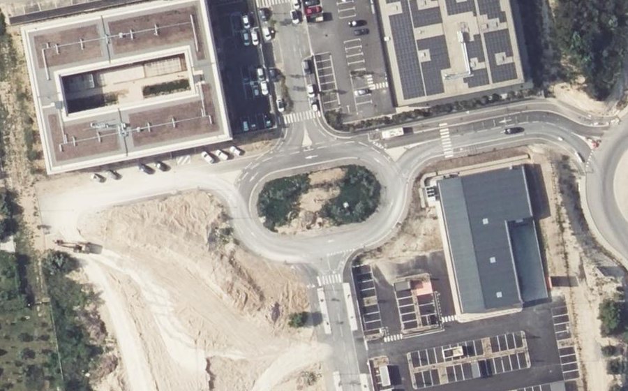 Vue aérienne du Rond-point anonyme n°1271691414