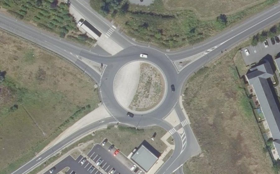 Vue aérienne du Rond-point anonyme n°127171999