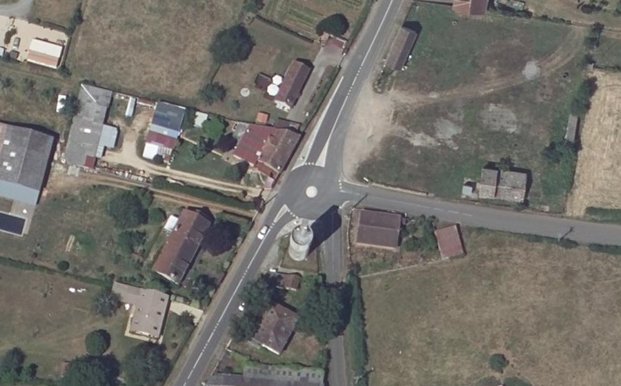 Vue aérienne du Rond-point anonyme n°1271750773
