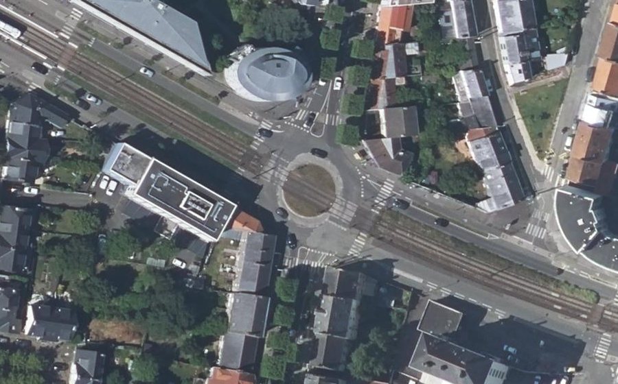 Vue aérienne du Rond-point anonyme n°127216939
