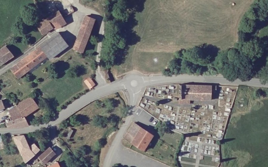 Vue aérienne du Rond-point anonyme n°127220811