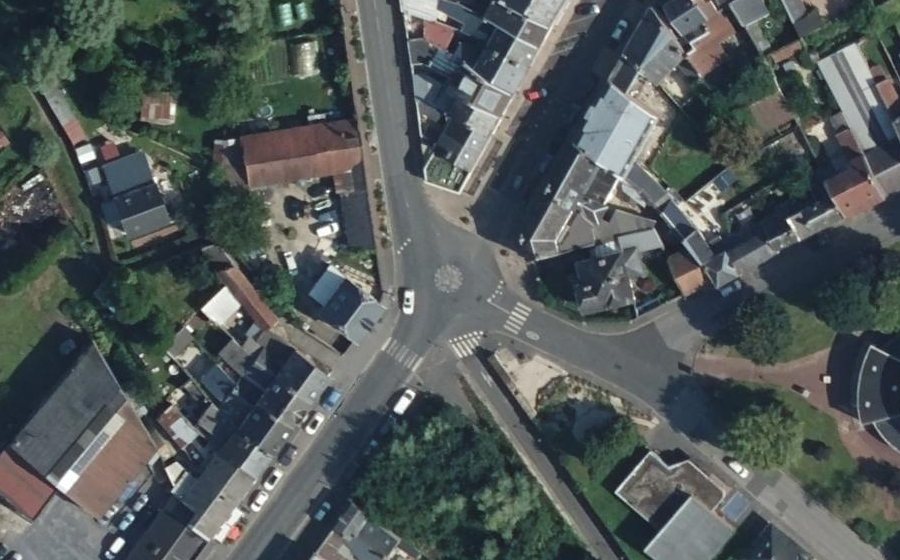 Vue aérienne du Rond-point anonyme n°1272841798