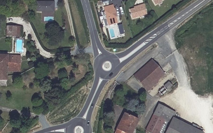 Vue aérienne du Rond-point anonyme n°1273335690