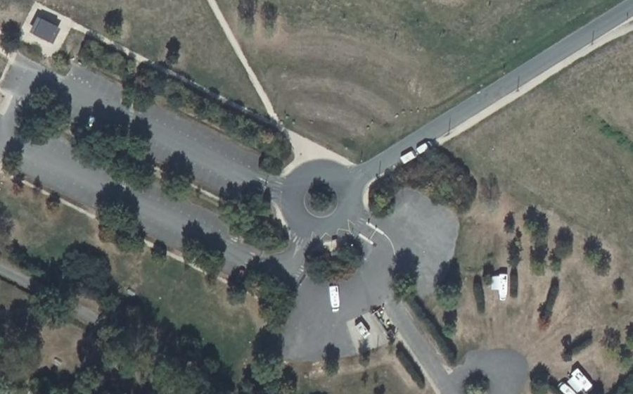 Vue aérienne du Rond-point anonyme n°1274411979