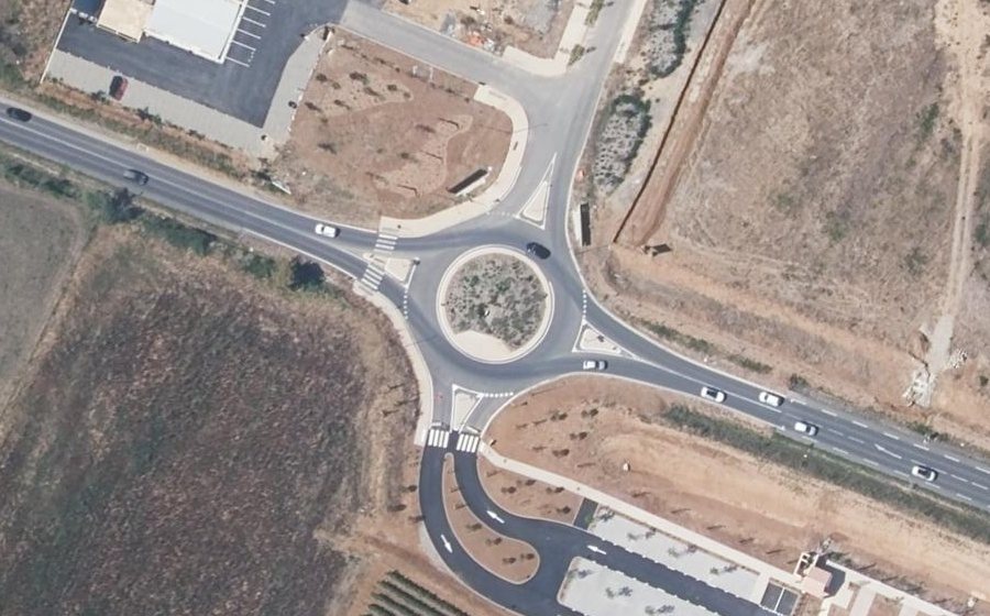 Vue aérienne du Rond-point anonyme n°1274728158