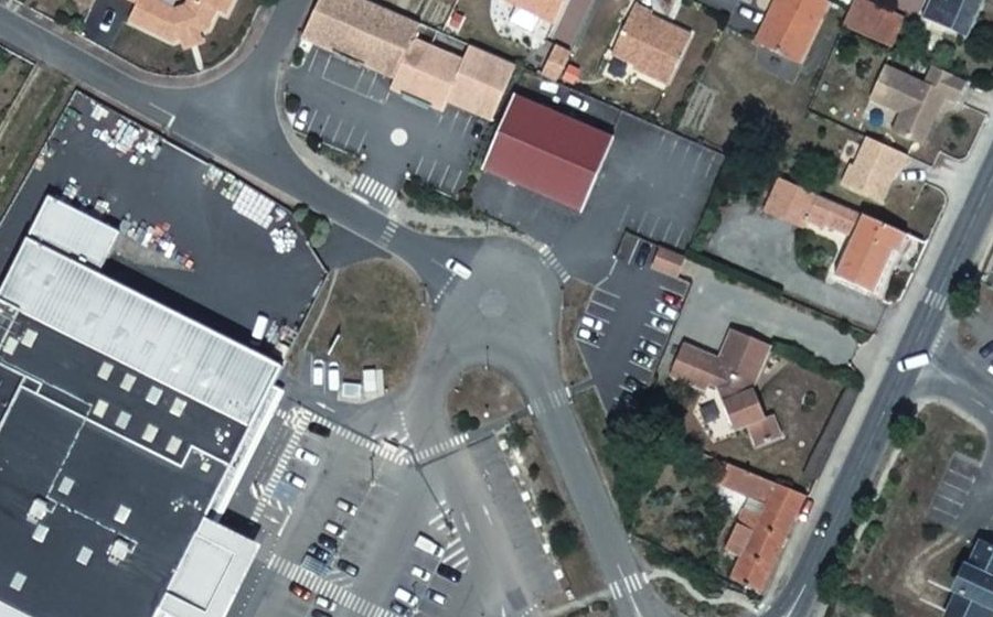 Vue aérienne du Rond-point anonyme n°1275721324