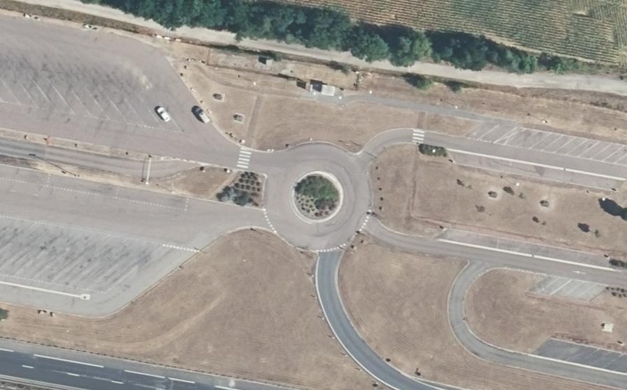 Vue aérienne du Rond-point anonyme n°127579001
