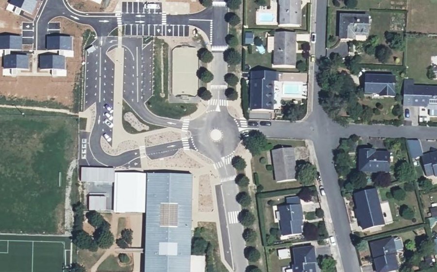 Vue aérienne du Rond-point anonyme n°1276229142