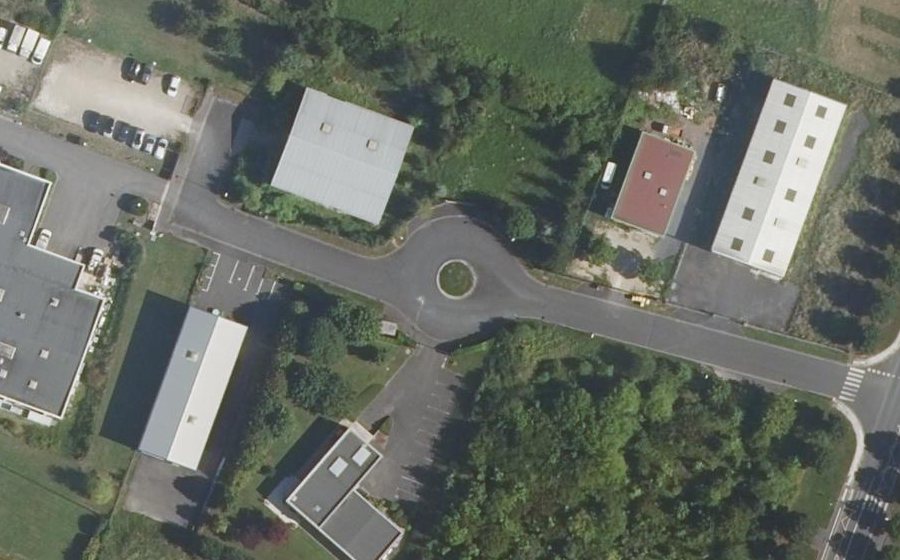 Vue aérienne du Rond-point anonyme n°127624199